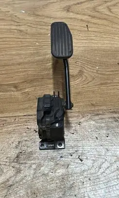Volvo S70 V70 V70 XC Accelerator throttle pedal 00776904