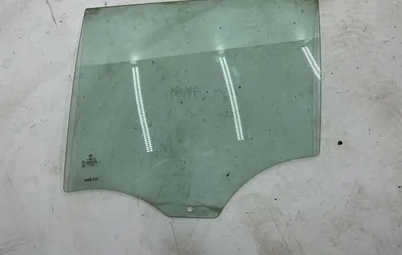 BMW 3 E90 E91 Front door window glass four-door 43R001582