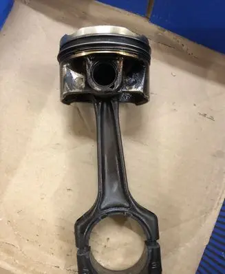 BMW 5 G30 G31 Piston with connecting rod OM8654480