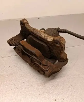 Volkswagen Tiguan Front brake caliper