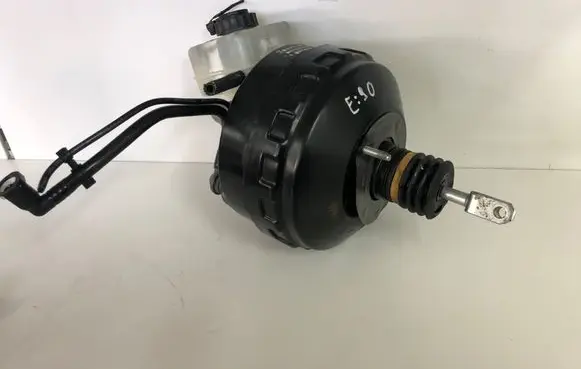 BMW 1 E81 E87 Brake booster 6775929