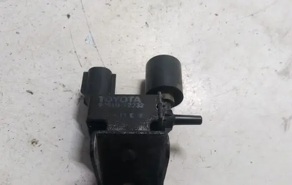 Toyota Corolla Verso E121 Vacuum valve 9091012232
