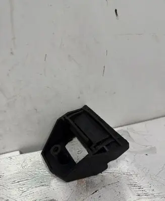 BMW 5 E39 Radiator mount bracket 17111737706
