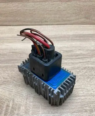 Opel Astra H Glow plug pre-heat relay 55353011 51299014 WithPlug