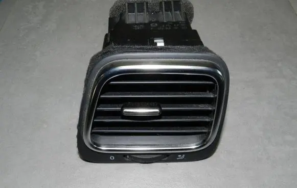 Volkswagen Eos Dashboard side air vent grill/cover trim 1Q0819703 1Q0819709B