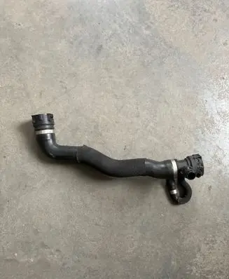 Engine coolant pipe/hose