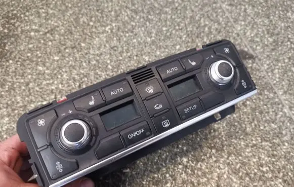 Audi A8 S8 D3 4E Climate control unit 4E0820043D