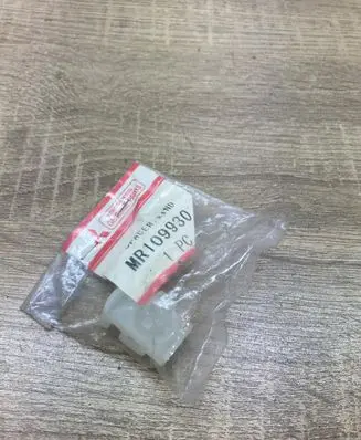 Mitsubishi Lancer Evolution Windshield washer spray nozzle MR109930