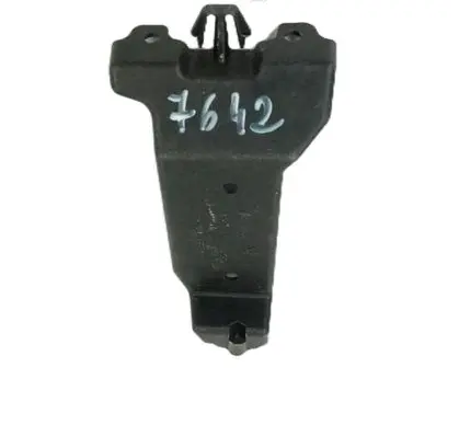 Renault Twingo III Rear bumper mounting bracket 850411728R