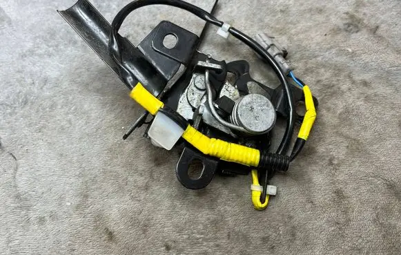 Subaru XV I Rear glass lock/latch C55 57310FJ030