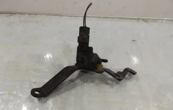 Ford Fiesta Vacuum valve 