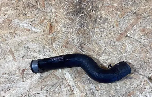Porsche Panamera (971) Engine coolant pipe/hose 971122101d