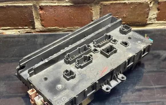 Mercedes-Benz Vito Viano W639 Fuse module A6395450401 518878004
