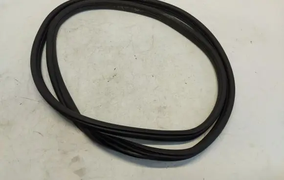 BMW 2 Active Tourer U06 Sliding door rubber seal 8496229