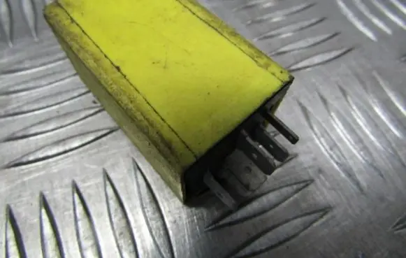 Renault Laguna I Other relay 7700844035
