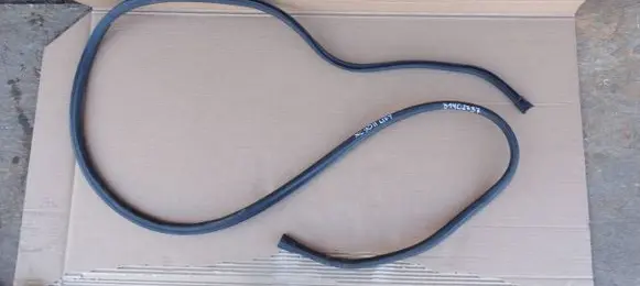 Volvo XC90 Engine compartment rubber 31402737