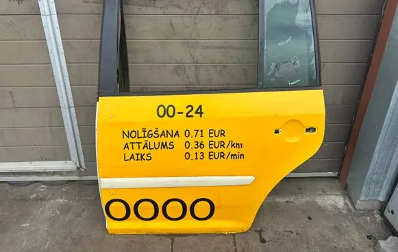 Volkswagen Touran I Rear door 1T0833055