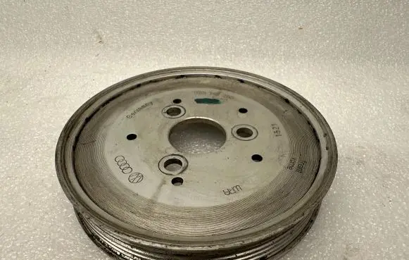 Audi A4 S4 B6 8E 8H Power steering pump pulley 059145255
