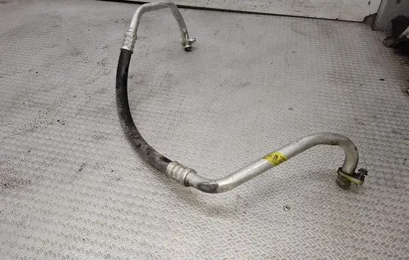 Nissan Primastar Air conditioning (A/C) pipe/hose 8200413358B