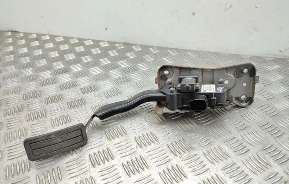 Land Rover Discovery 3 - LR3 Accelerator throttle pedal SLC500021