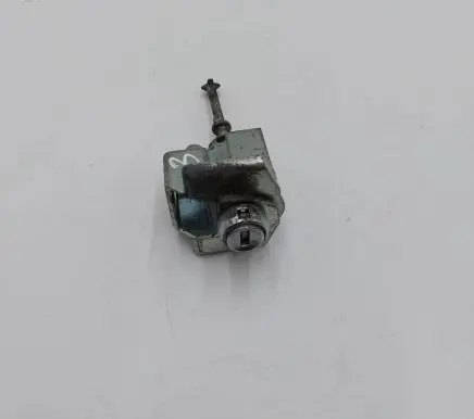 Mini Cooper Countryman R60 Front door lock (next to the handle) 