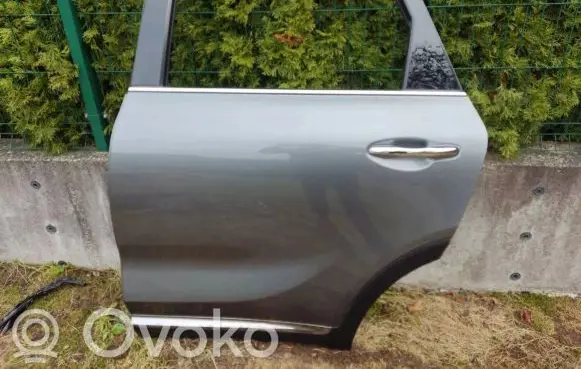 KIA Sorento Rear door