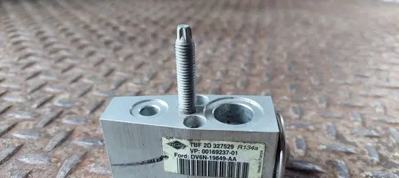 Air conditioning (A/C) expansion valve