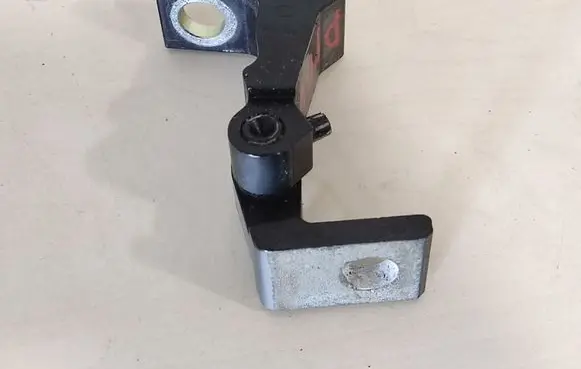 Porsche Cayenne (92A) Rear door lower hinge 8K0831402A