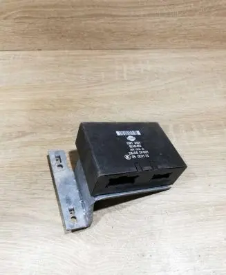 Nissan Primera Door central lock control unit/module 284502F901 05051112