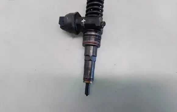 Audi A4 S4 B5 8D Fuel injector 0414720037