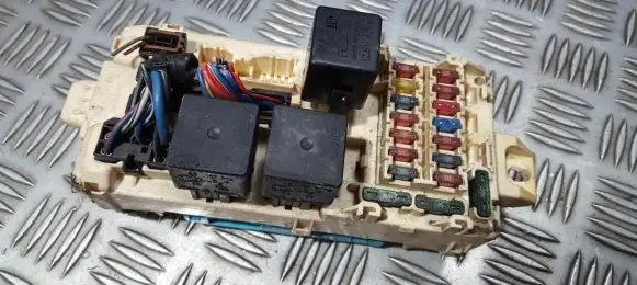 Mitsubishi Galant Fuse box set MR24316 47637G09