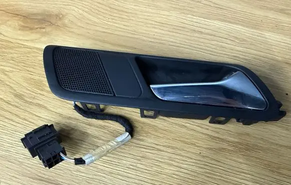 Volkswagen PASSAT B6 Rear door interior handle 3C4839114