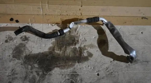 Porsche Panamera (971) Engine coolant pipe/hose