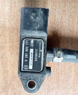 Opel Zafira B Exhaust gas pressure sensor 0281002771 55198717 0711252FB