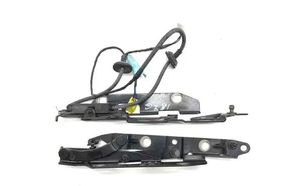 Jaguar XK8 - XKR Tailgate/trunk/boot hinge LJD3085AC