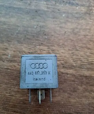Audi A6 S6 C4 4A Other relay 443951253K