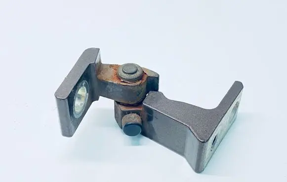 Volkswagen Touareg II Front door lower hinge 8K0831401G 8K0831401A