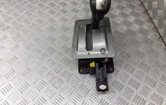 Opel Vectra C Gearbox retarder lever 13130909