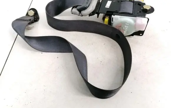 Mazda MPV Front seatbelt