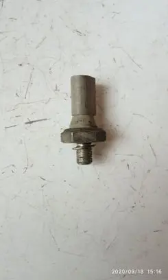 Audi A6 S6 C5 4B Oil pressure sensor 038919081F