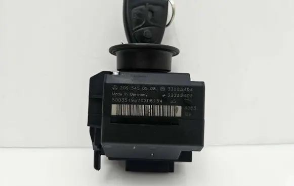 Mercedes-Benz C W203 Ignition lock 2095450508 33002403 33002404