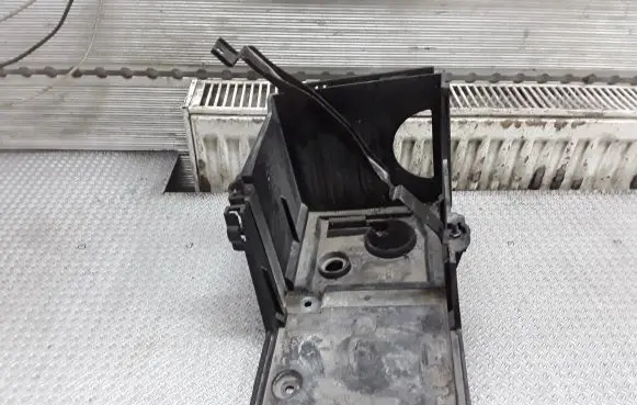 Ford Focus C-MAX Battery tray 