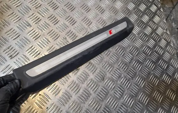 Audi Q7 4L Rear sill trim cover 4L0853375F