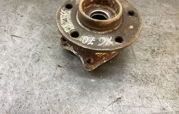 Volvo XC70 Rear wheel hub