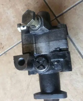 BMW 5 E34 Power steering pump 8691955155 D140301