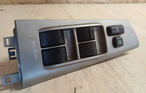 Toyota Corolla E120 E130 Electric window control switch 54035084 8480202251B0