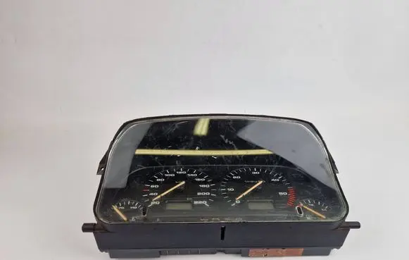 Volkswagen Golf III Speedometer (instrument cluster) 88311188 4085003009