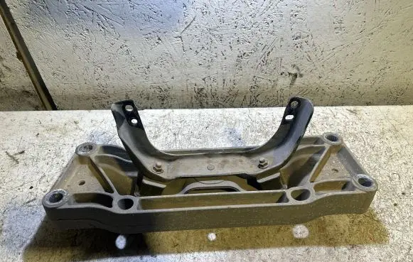 Dodge Challenger Gearbox mount 05180484AB 0611560011B