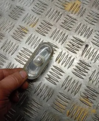 Volkswagen PASSAT B5.5 Front fender indicator light 3B0807184E