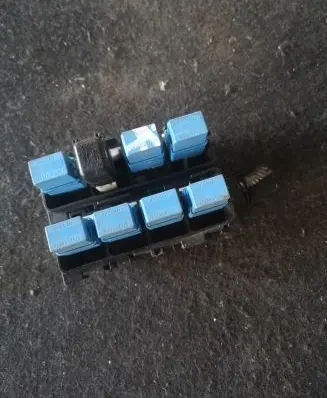 Nissan Juke I F15 Fuse module 7154760130